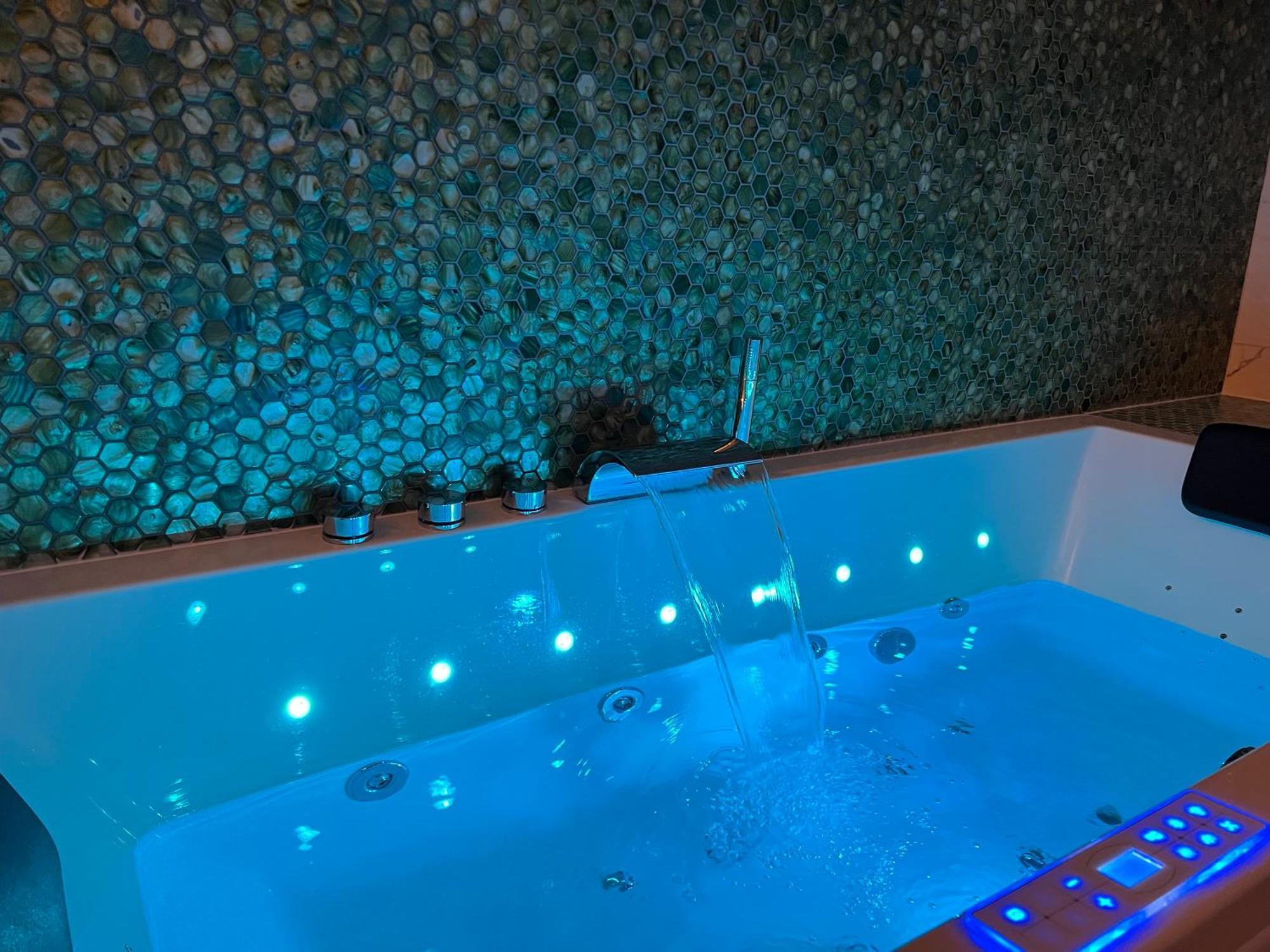 Lyon Premium - Luxezen Spa Villeurbanne Luaran gambar