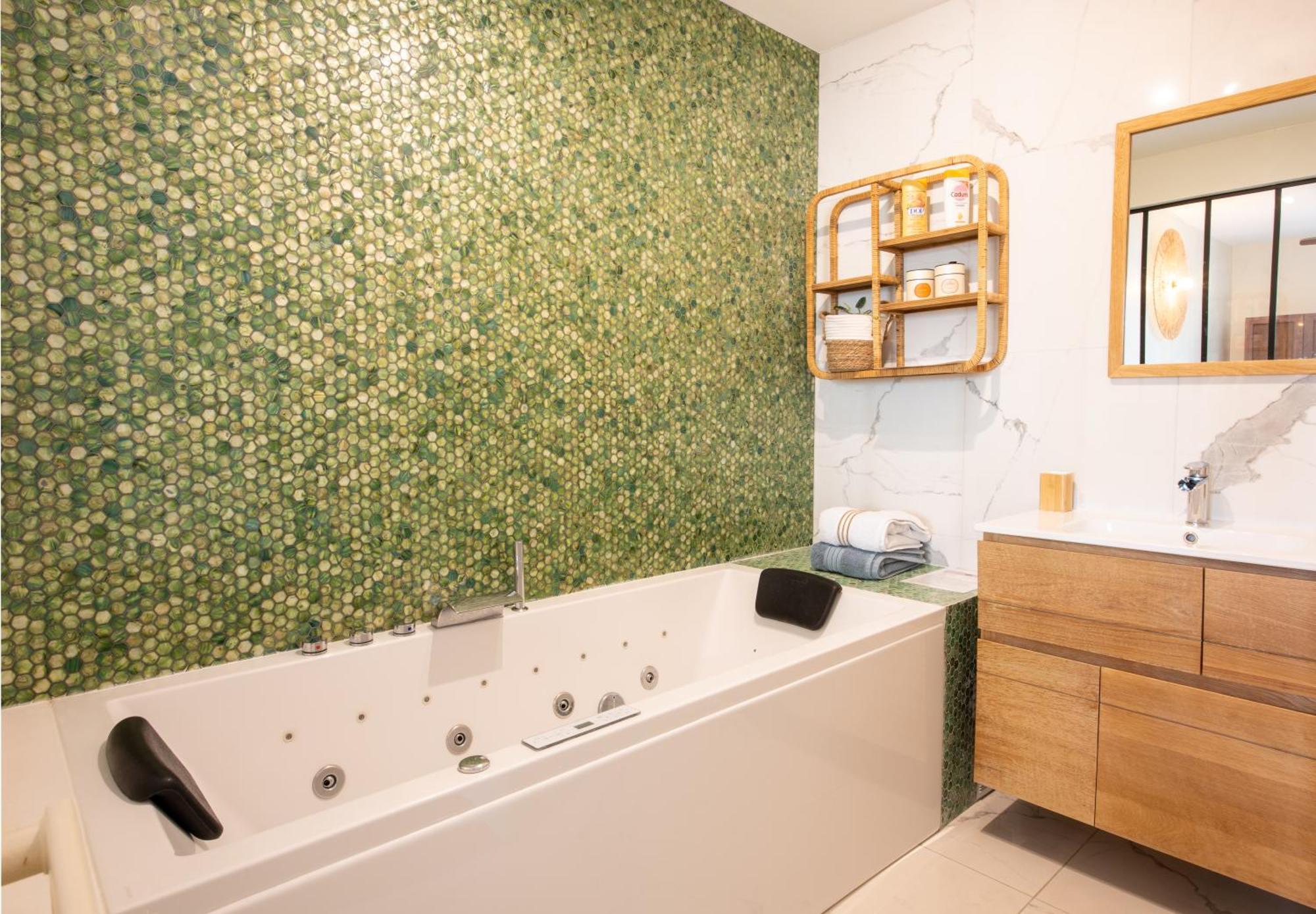 Lyon Premium - Luxezen Spa Villeurbanne Luaran gambar